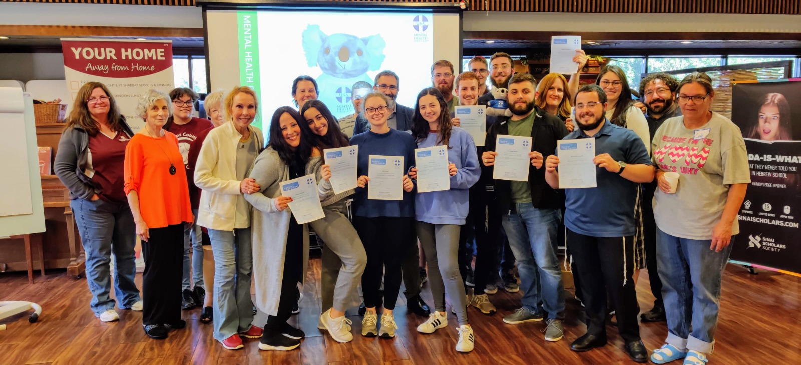 *Gambar bersumber dari lisensi creative commons: https://commons.wikimedia.org/wiki/File:Mental_Health_First_Aid_Training_at_Chabad_at_Texas_A%26M_University_in_October_of_2019.jpg